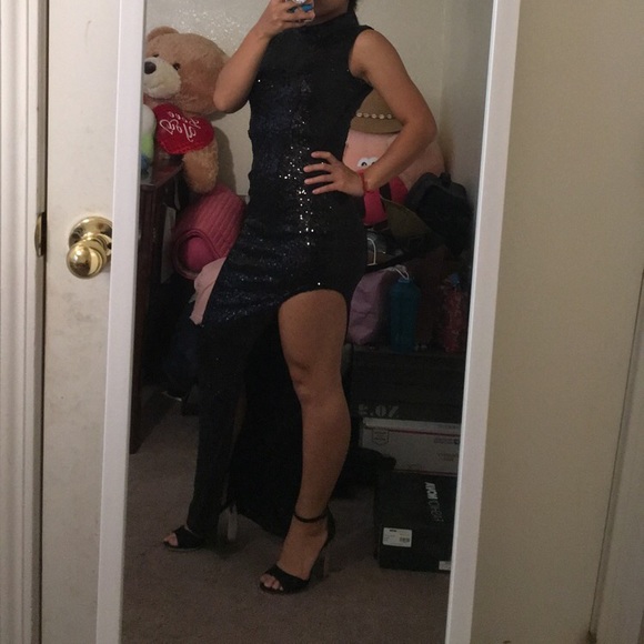 Formal dress - Picture 6 of 7